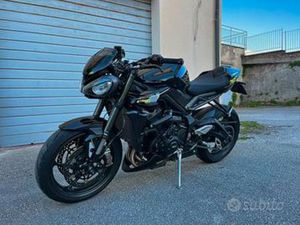 TRIUMPH STREET TRIPLE 765 RS 2025