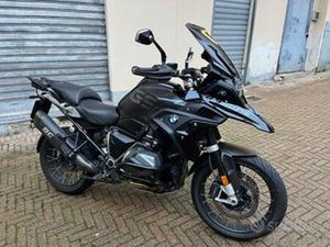 BMW R 1250 GS TRIPLE BLACK