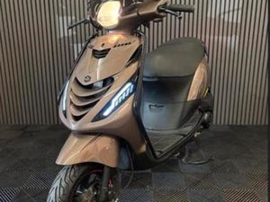 PIAGGIO ZIP 4T 3V 2020 BROM FULL OPTION BAJA BRONS — SCOOTERS | PIAGGIO — MARKTPLAATS