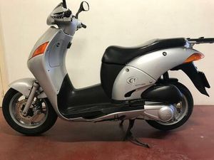 ② SCOOTER HONDA NES@ 125
