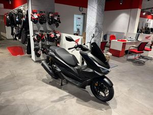 HONDA PCX125 2025 MATT BLACK *TAGESZULASSUNG 11-25*