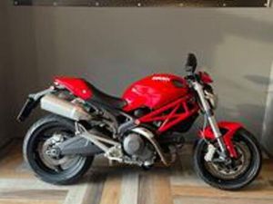 DUCATI MONSTER 696