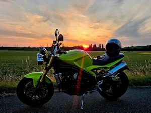 TRIUMPH SPEED TRIPLE 1050