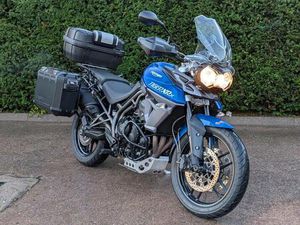 TRIUMPH TIGER 800 XR