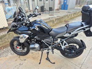 BMW 1200 TRIPLE BLACK