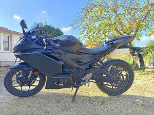 YAMAHA YZF-R3 BASE NERO