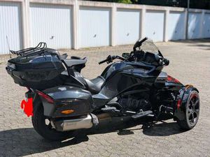 CAN-AM SPYDER F3
