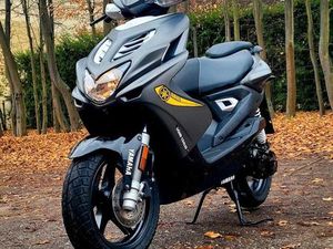 YAMAHA AEROX R 50 CCM ROLLER