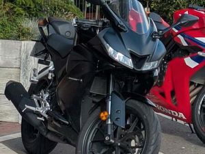 YAMAHA YZF-R 125 BJ 2022