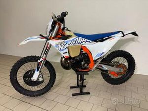 KTM 300 EXC SIX DAYS