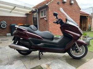 NIEUWE MOTORSCOOTER - SLECHTS 200KM! YAMAHA MAJESTY 400 — SCOOTERS | YAMAHA — MARKTPLAATS