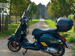 VESPA GTS 300 RACING SIXTIES