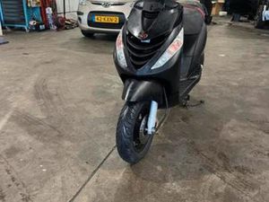 PIAGGIO ZIP 4T IGET — SCOOTERS | PIAGGIO — MARKTPLAATS