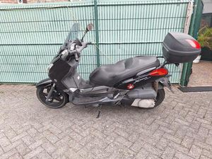 ② TROTTINETTE YAMAHA X MAX 250I