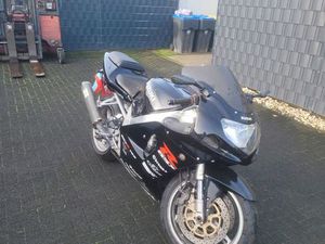 SUZUKI GSXR 750