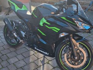 KAWASAKI NINJA 400