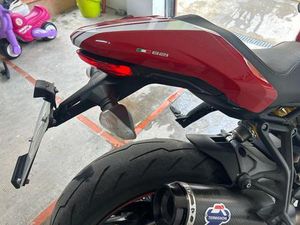 DUCATI - MONSTER 821