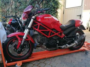 DUCATI MONSTER 695, NIEDRIGE SITZHÖHE, TIEFERLEGUNG