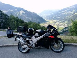 SUZUKI TL 1000 R ,