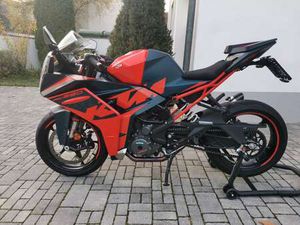 390 MIT VIELEN EXTRAS