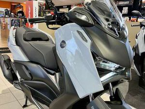 YAMAHA X-MAX 125