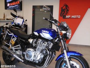 YAMAHA XJR