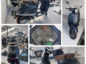 ② GTS TOSCANA EXCLUSIVE NIEUWE SCOOTER A/B EURO 5