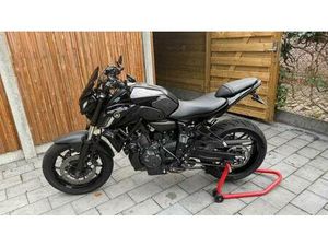② YAMAHA MT07 A2 PURE BLACK