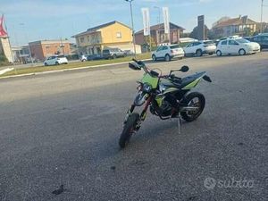 VENDO FANTIC MOTOR MOTARD 125 COMPETITION 4T (2020) USATA A CARESANABLOT (CODICE 9878056) - MOTO.IT