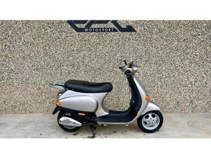 VENDO VESPA 50 ET2 (1997 - 98) USATA A SAVIGLIANO (CODICE 9878091) - MOTO.IT