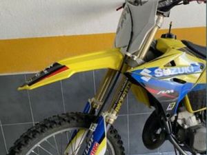 SUZUKI RM 125 MATRICULADA 2007 CASTELO (SESIMBRA)
