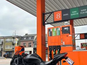 ② KAWASAKI NINJA 125 CC 2024