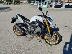 YAMAHA FZ 8