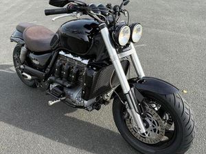 TRIUMPH ROCKET III URROCKET