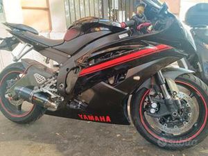 YAMAHA YZF R6 - 2010