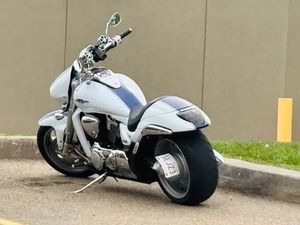 SUZUKI M109R SPECIAL EDITION