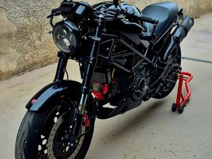 DUCATI MONSTER 900
