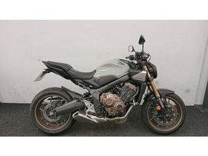 HONDA CB650R ** ONE OWNER - LOW MILEAGE - TAIL TIDY **