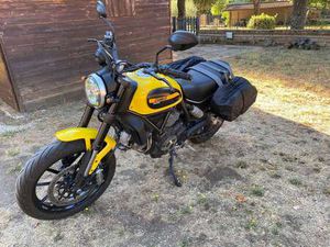 DUCATI SCRAMBLER GIALLO