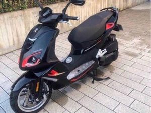 PEUGEOT SPEEDFIGHT 4 125 CCM SCHWARZ/ROT *TOP GEPFLEGT*