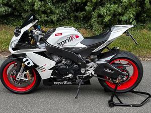 APRILIA RSV4