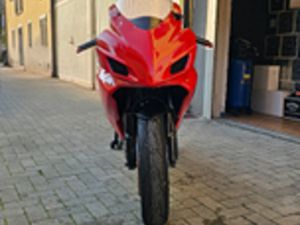 SUZUKI GSXR 750 K7