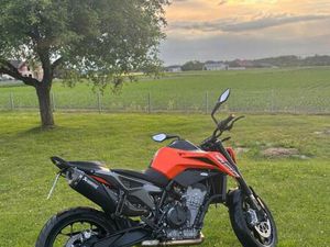 KTM 790 DUKE TECHPAKET AKRAPOVIC GARANTIE ZUBEHÖR 1500€