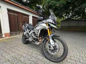 TRIUMPH TIGER 900
