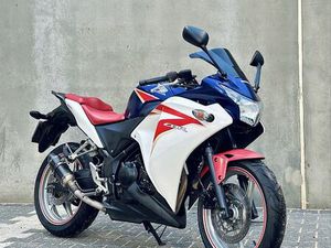 HONDA CBR 250R - IMPECÁVEL MASSAMÁ E MONTE ABRAÃO