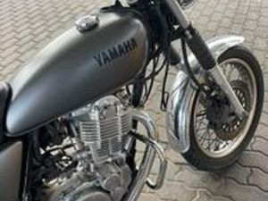 YAMAHA SR 400