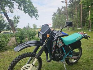 KAWASAKI KMX 125 CIEMNO