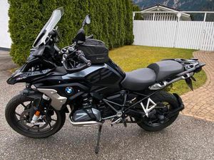 BMW 1250 GS TRIPLE BLACK