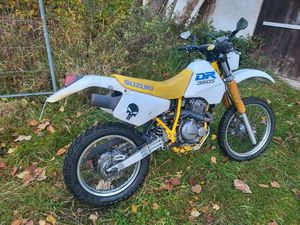 SUZUKI DR350