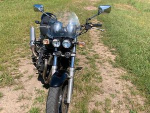 SUZUKI GSX INAZUMA 750